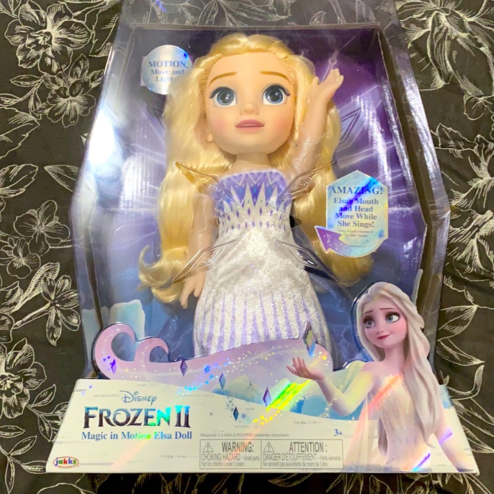 Disney Frozen 2 Magic In Motion Queen Elsa Feature